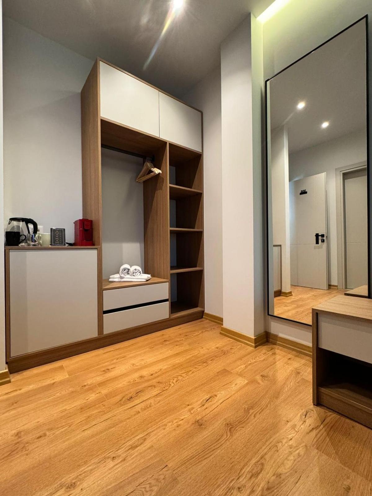 Izi Boutique Appartement Tirana Buitenkant foto