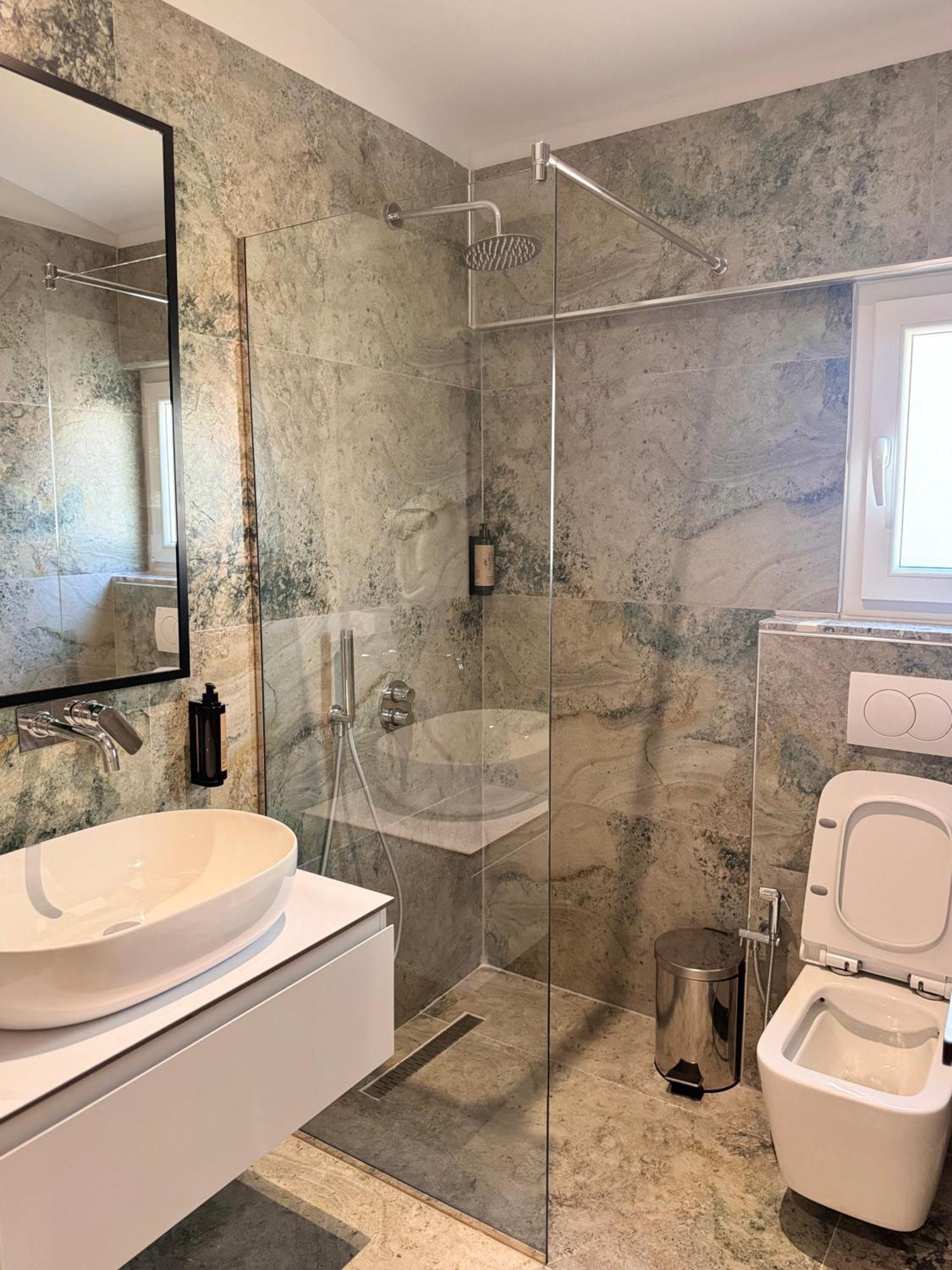 Izi Boutique Appartement Tirana Buitenkant foto