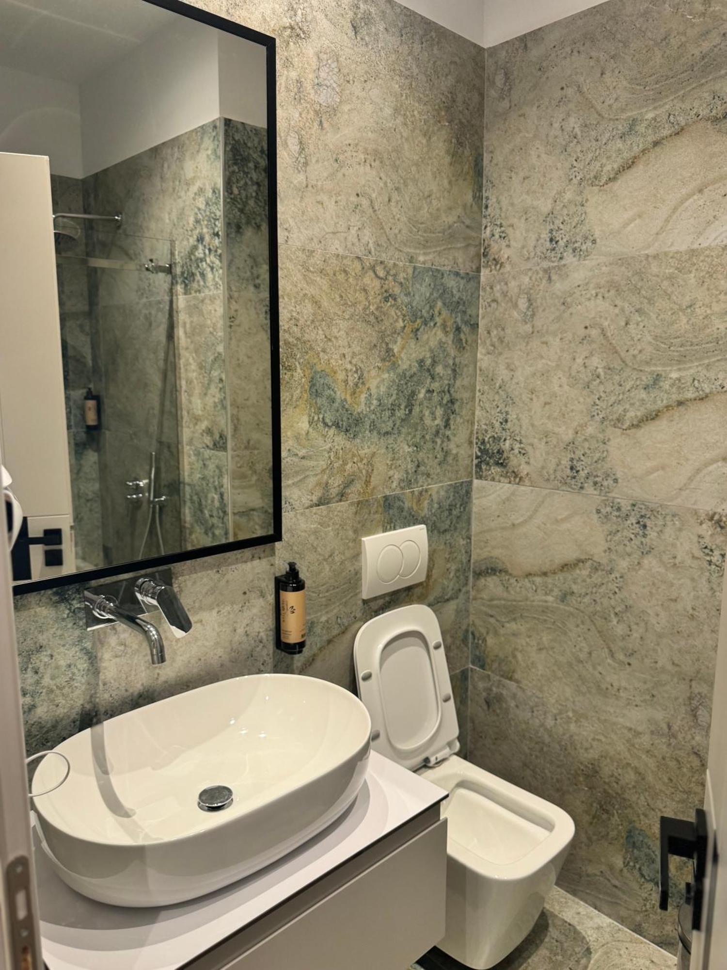 Izi Boutique Appartement Tirana Buitenkant foto
