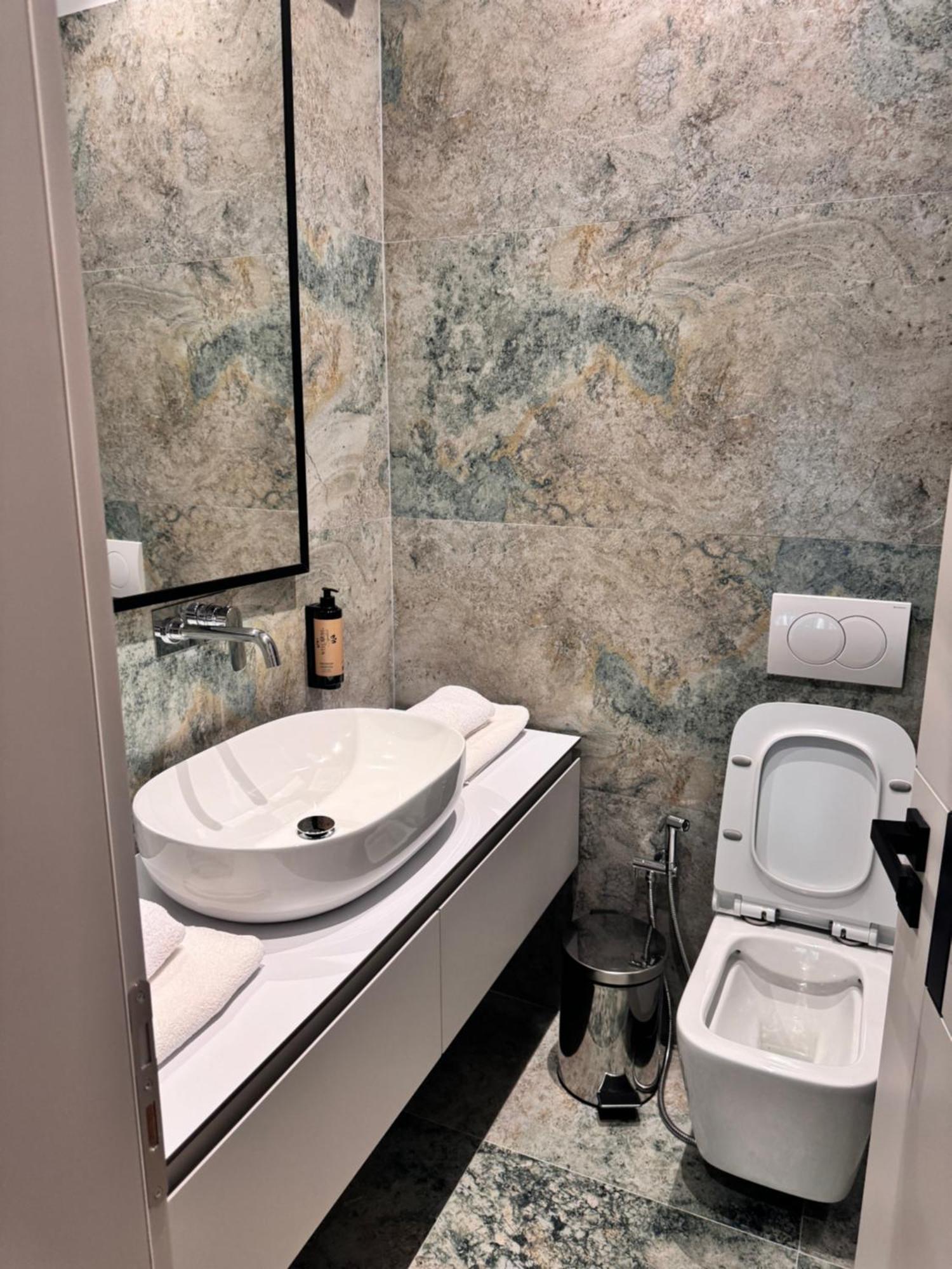 Izi Boutique Appartement Tirana Buitenkant foto