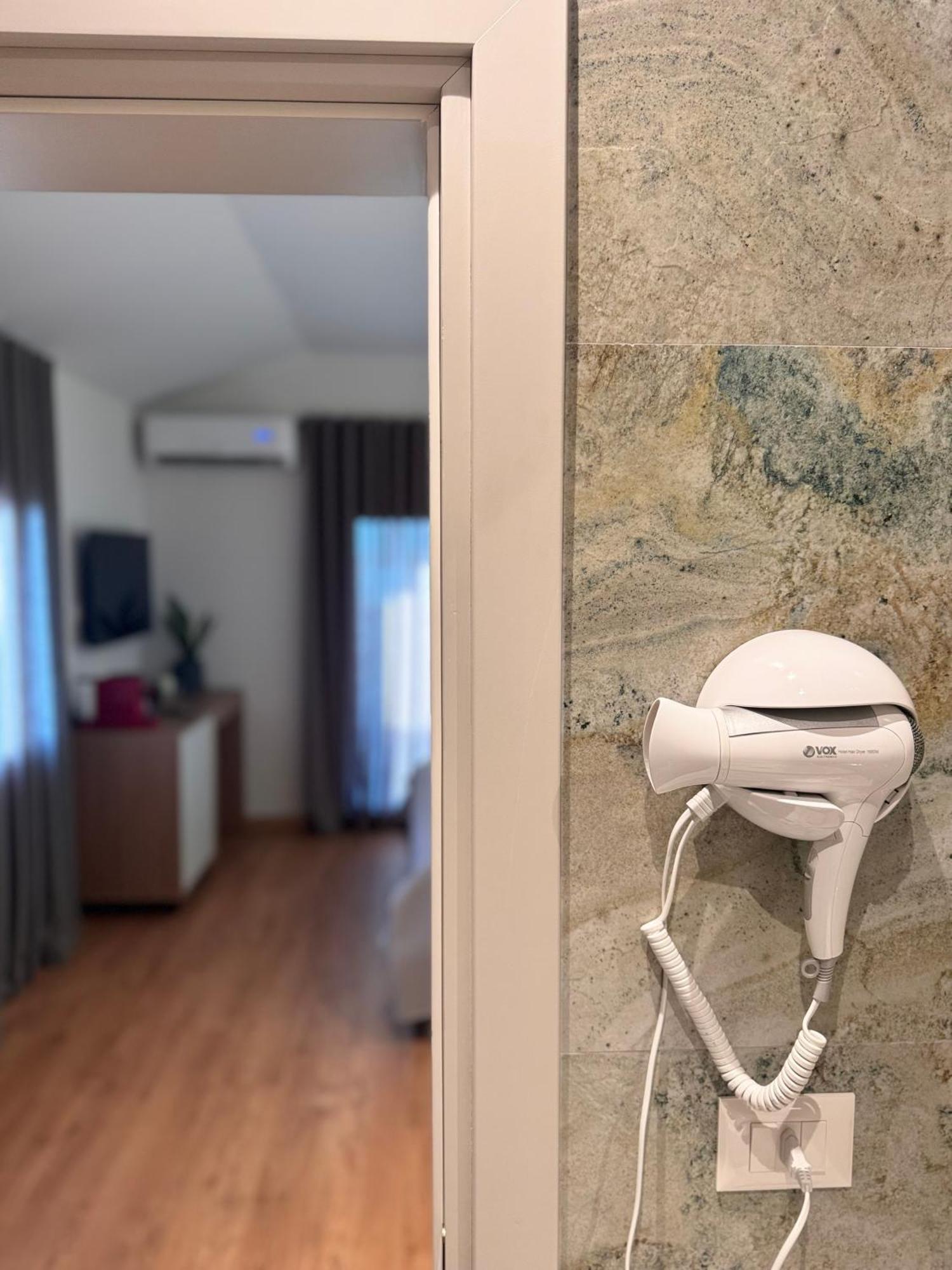 Izi Boutique Appartement Tirana Buitenkant foto