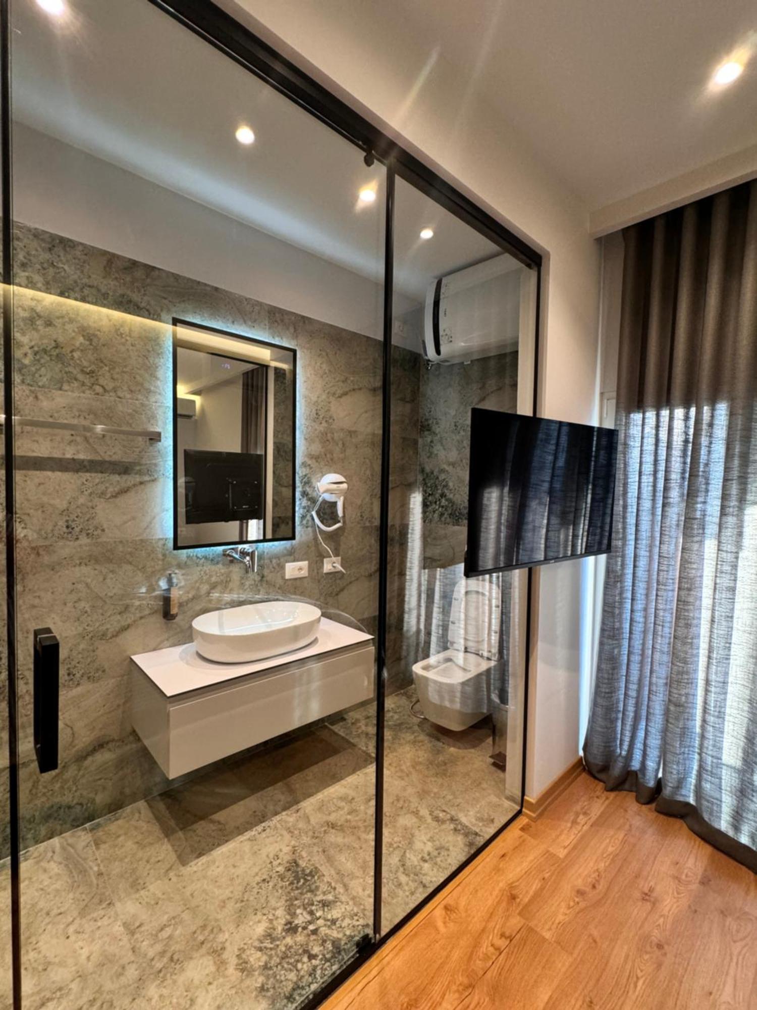 Izi Boutique Appartement Tirana Buitenkant foto