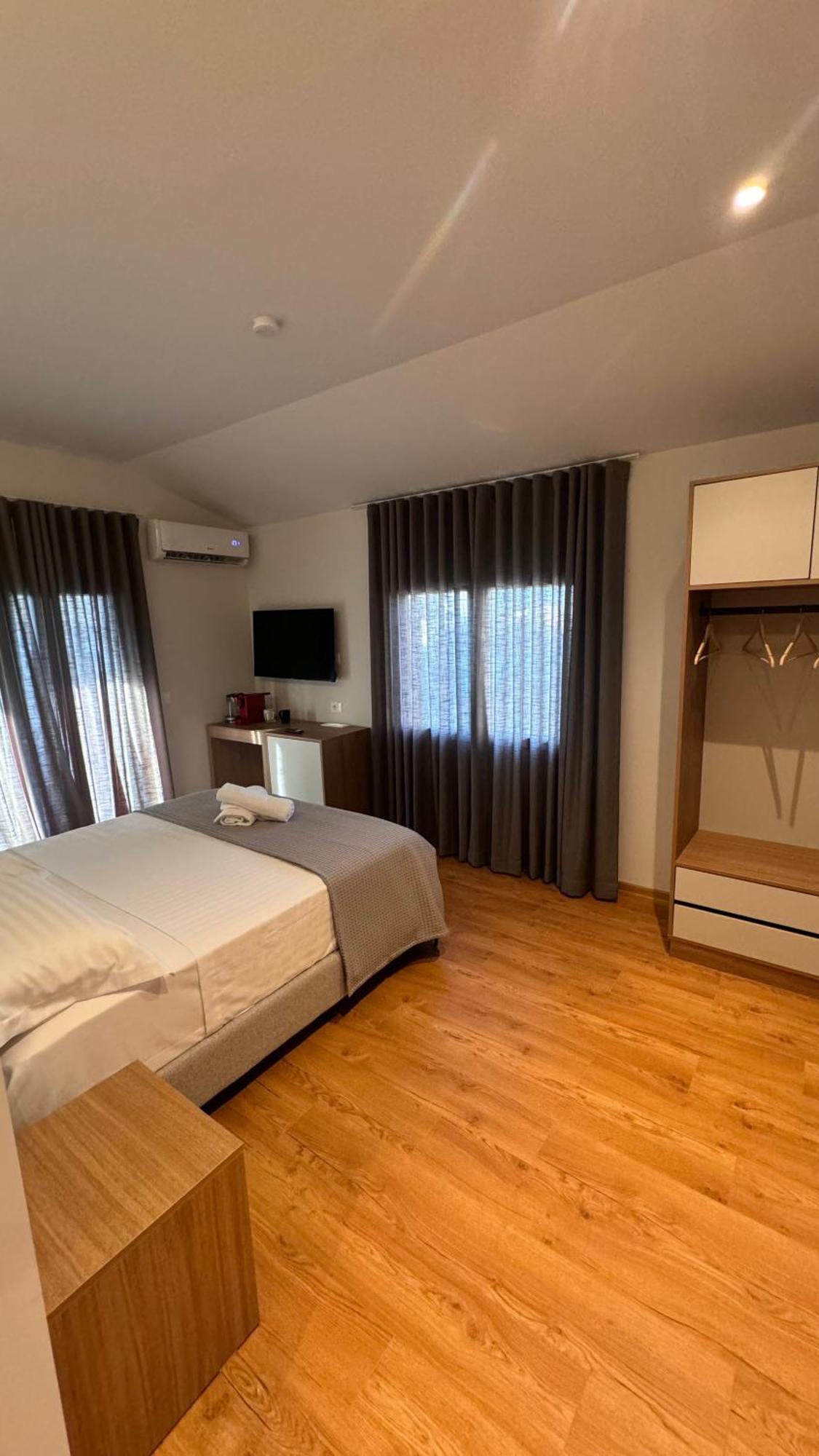 Izi Boutique Appartement Tirana Buitenkant foto