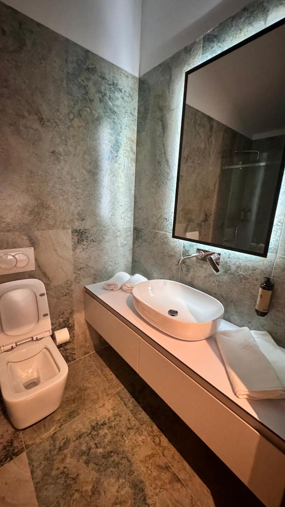 Izi Boutique Appartement Tirana Buitenkant foto